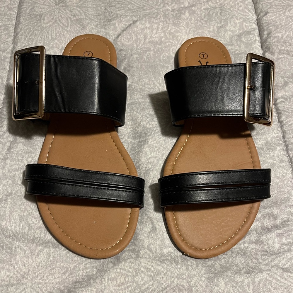 Lia Women’s Sandals Black Straps Size 7